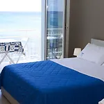 Nina فندق مبيت وإفطار 3*