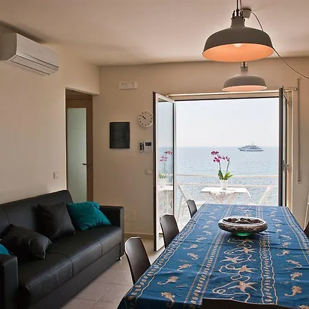 Nina Alojamento de Acomodação e Pequeno-almoço Giardini Naxos