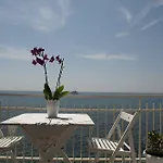 Nina Bed and Breakfast 3*