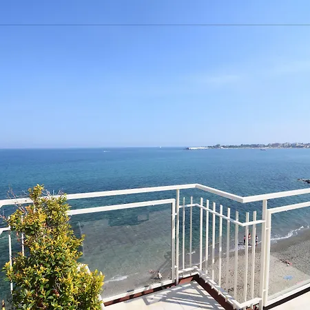 Nina Panzió Giardini Naxos